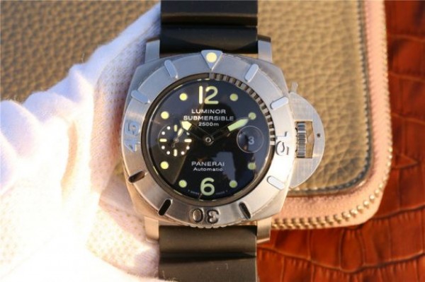 Panerai Special Editions XF PAM194 Black Dial Rubber Strap A7750