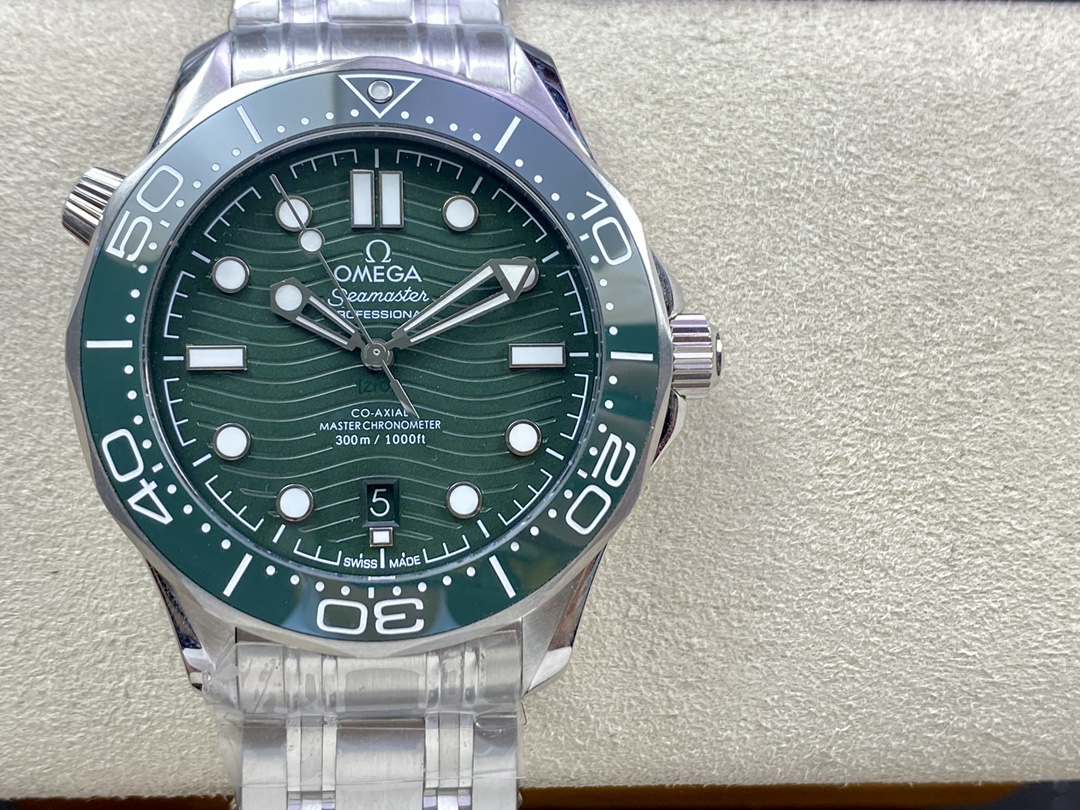 OMEGA Seamaster Diver 300M 42mm Green Dial