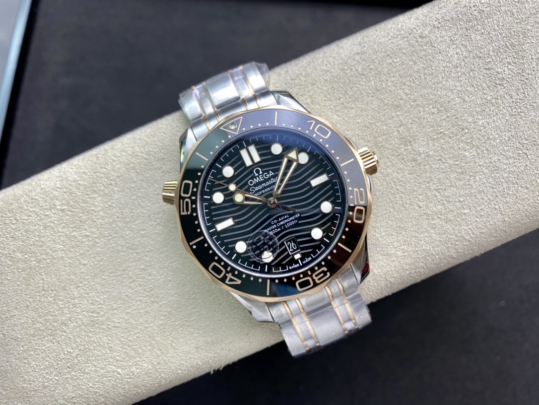  OMEGA Seamaster Diver 300M 42mm Black Dial 