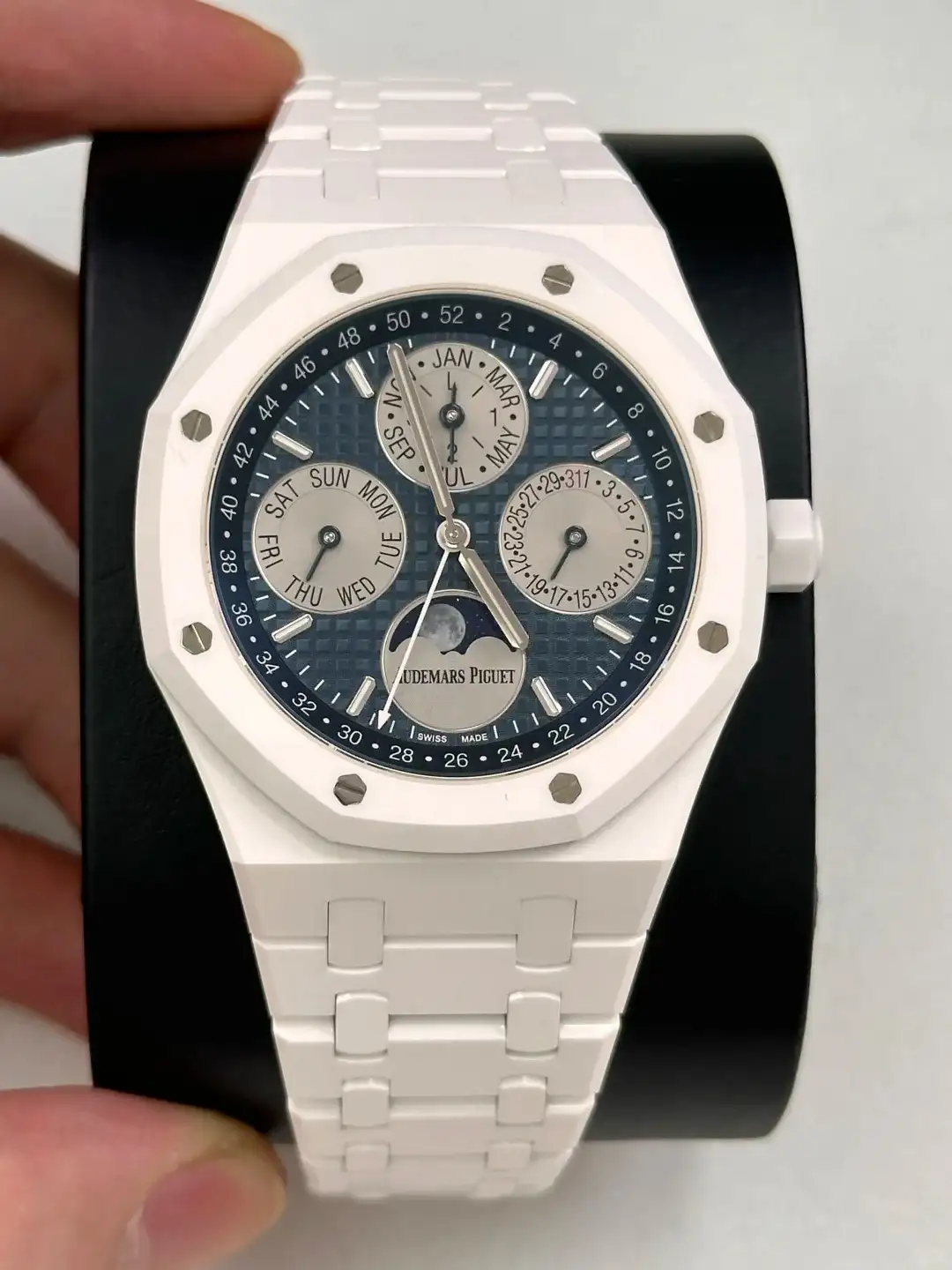 Audemars Piguet Royal Oak Perpetual Calendar Blue 26579CB.OO.1225CB.01 - view 3